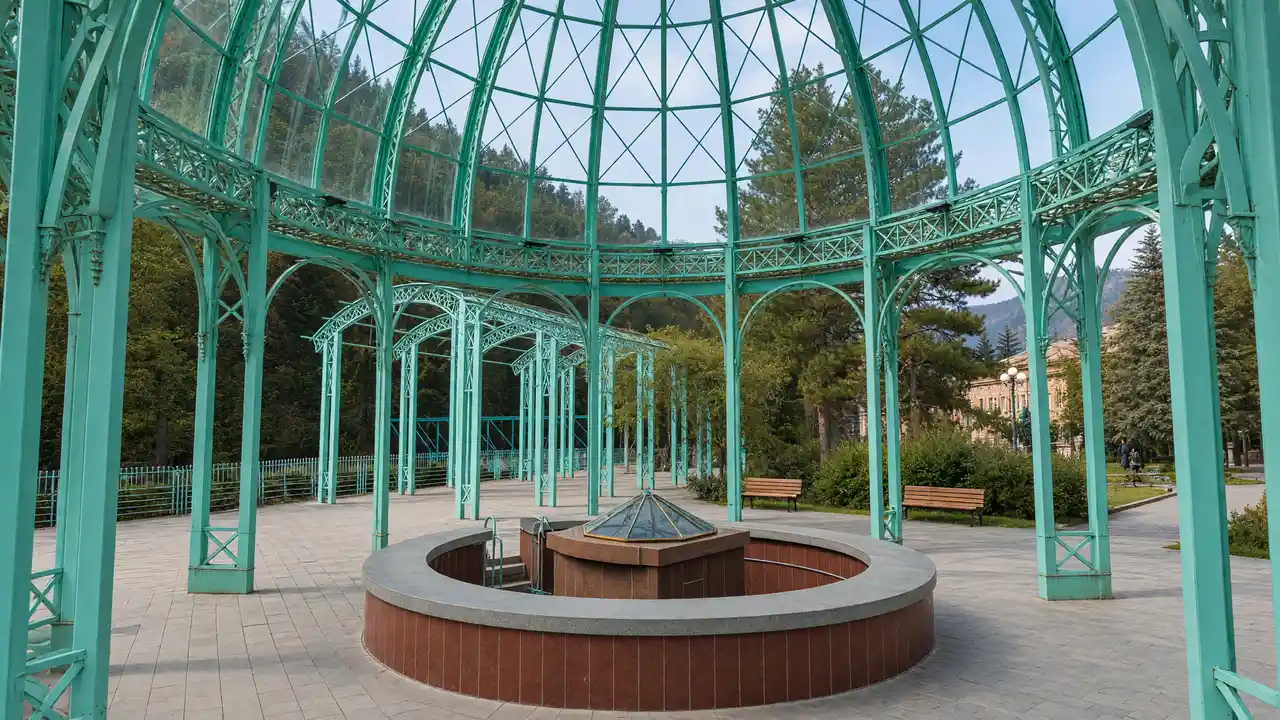KI-Illustration: Mineralquellenpavillon im Zentralpark Bordschomi