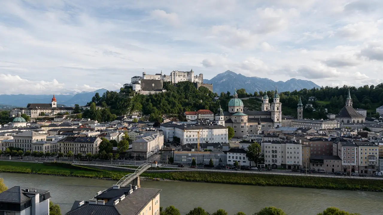 KI-Illustration von Salzburg vom Kapuzinerberg